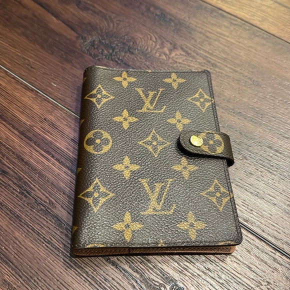 Louis Vuitton Accessories - Louis Vuitton Authentic Monogram Agenda also can be Passport holder.
